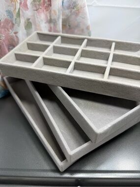 👍50%off Jewelry Display trays 4 pieces